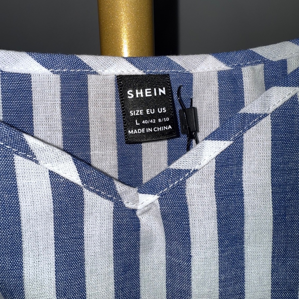 5️⃣SHEIN Navy and White Striped Cold Shoulder Dress - Picture 4 of 8